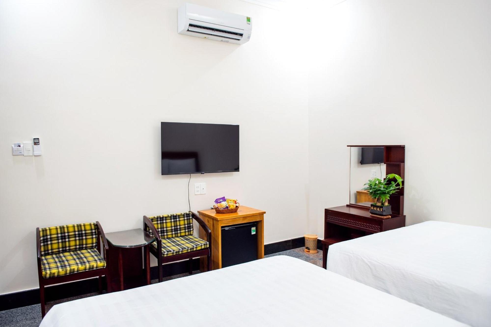 Minh Lam Hotel Плей Ку Екстериор снимка