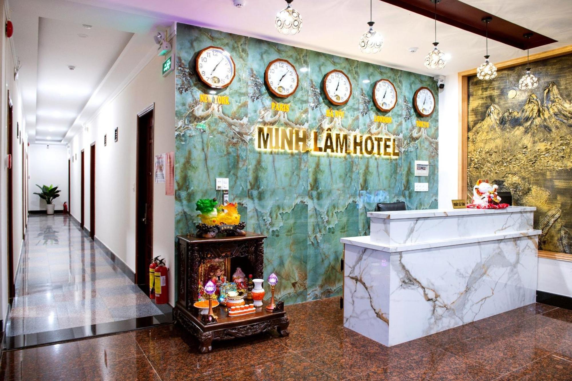 Minh Lam Hotel Плей Ку Екстериор снимка
